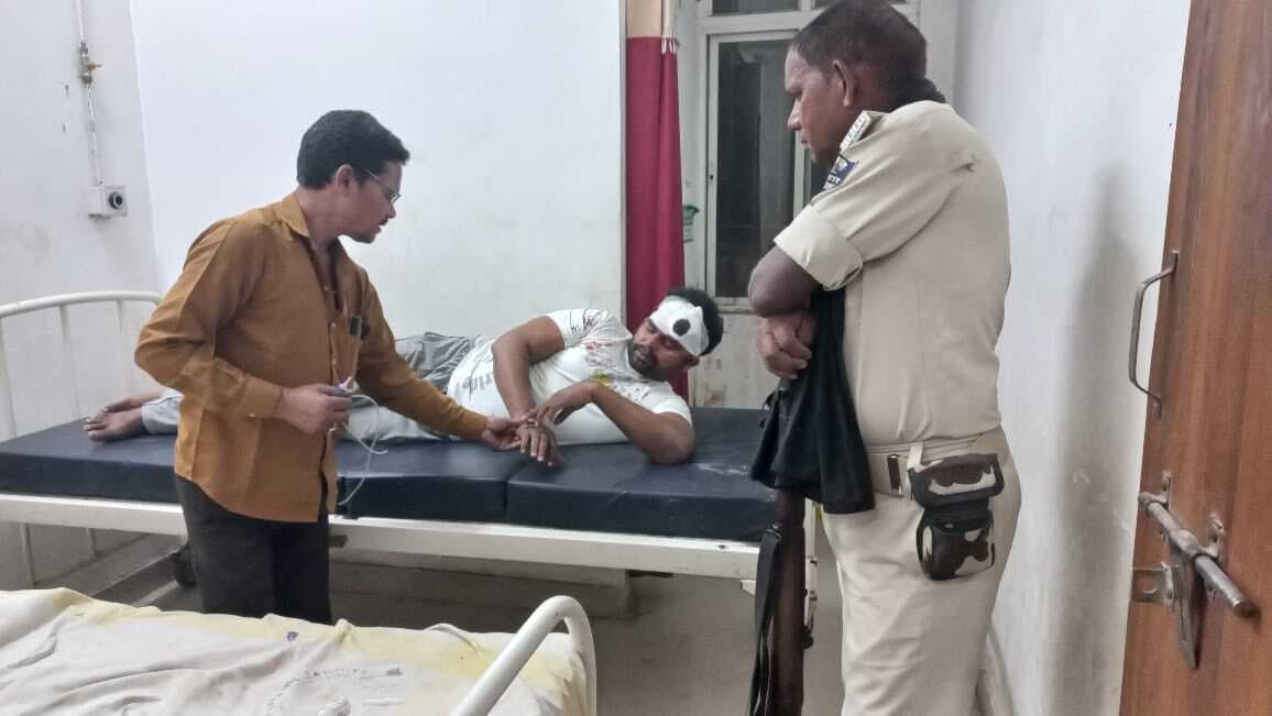 मक्का का बकाया मांगने पर किसान का सर व्यवसायी ने फोड़ा