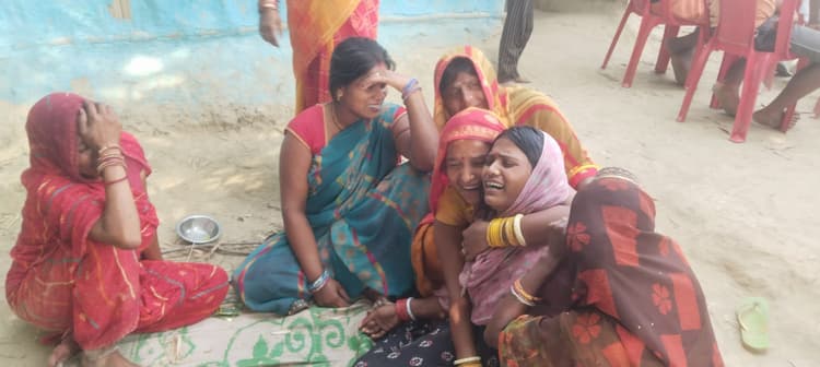 बाजपट्टी में पोखर में डूबने से तीन लड़कियों की मौत