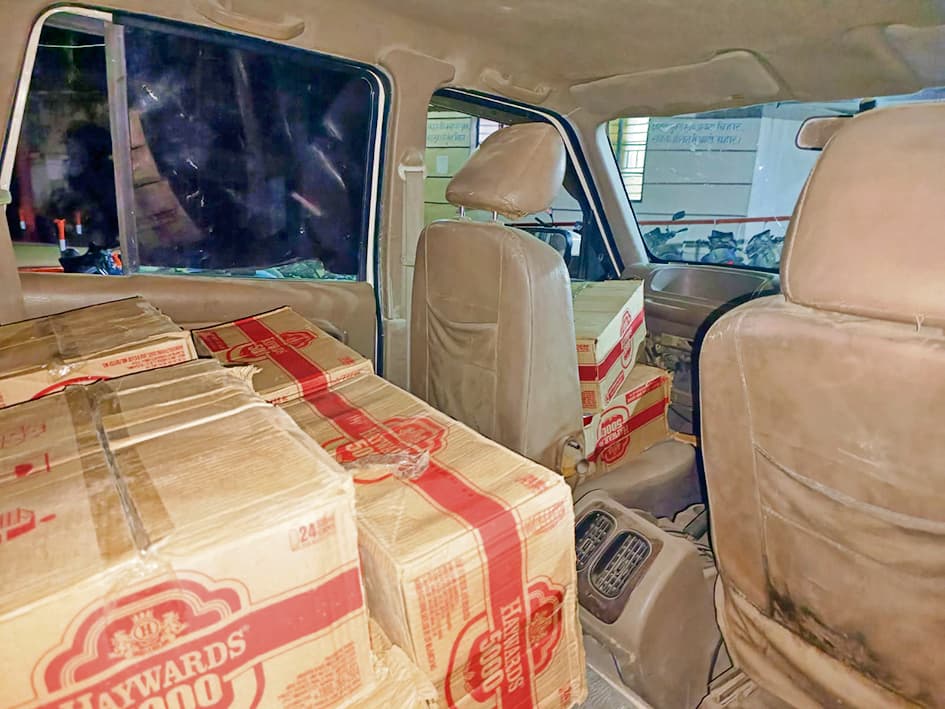 hajipur news. 30 कार्टन बियर बरामद, स्कॉर्पियो व चार बाइक जब्त