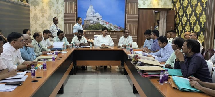 Giridih News: विस पर्यावरण एवं प्रदूषण नियंत्रण समिति पहुंची गिरिडीह, की समीक्षा