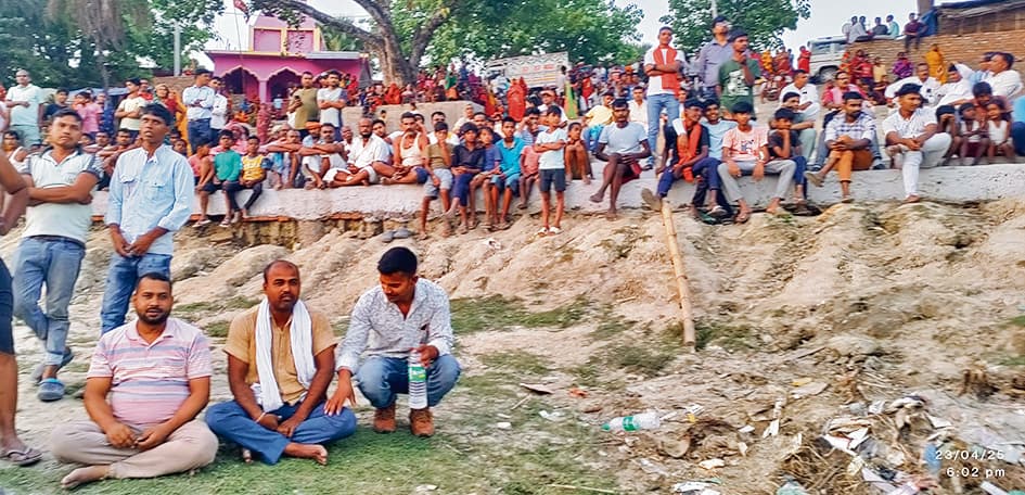 hajipur news. अंतिम संस्कार में शामिल होने गया अधेड़ नहाने के दौरान ढाब में डूबा