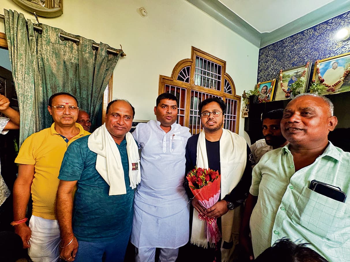 hajipur news. जो पढ़ेगा वह किसी भी सफलता को हासिल करेगा : डॉ. मुकेश रौशन