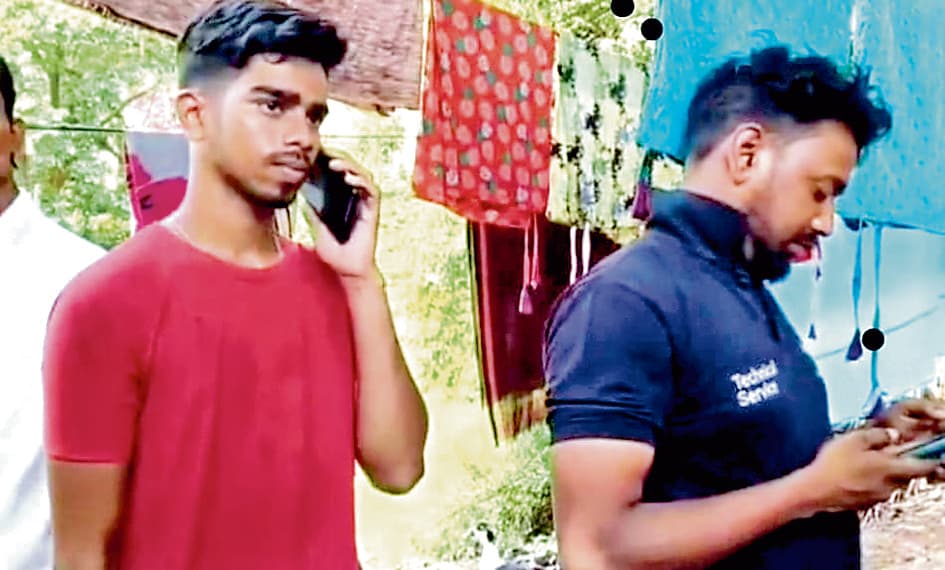 मेदिनीपुर के 59 पर्यटक कश्मीर में फंसे, परिजनों में दहशत