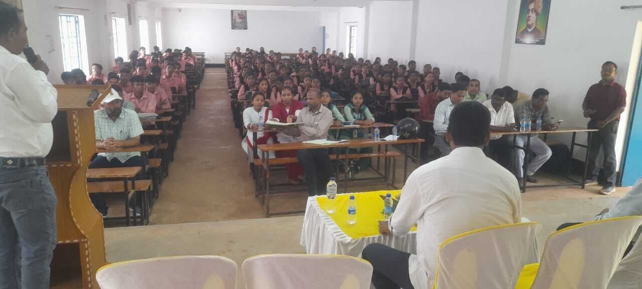 West Singhbhum News :मादक पदार्थों से बिगड़ रहा युवाओं का स्वास्थ्य : प्राचार्य