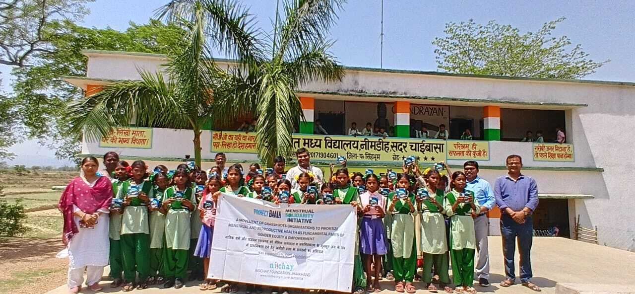 Chaibasa News : आयरन की गोली लें, सुरक्षित नैपकिन अपनाएं : तरुण