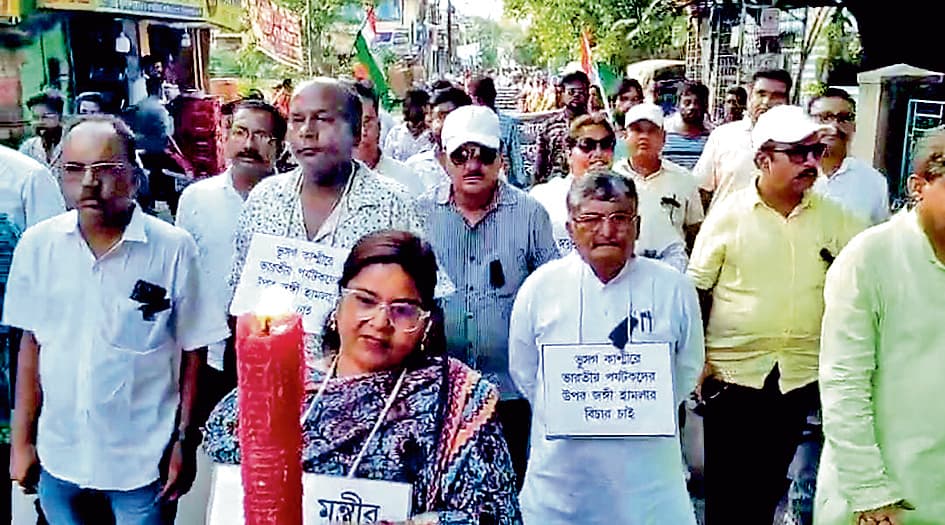 पहलगाम में आतंकी हमले के खिलाफ फूटा लोगों का गुस्सा