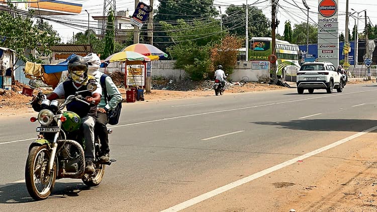Jharsuguda News: झारसुगुड़ा में भीषण गर्मी का प्रकोप जारी, हीट स्ट्रोक के 10 मरीज अस्पतालों में पहुंचे
