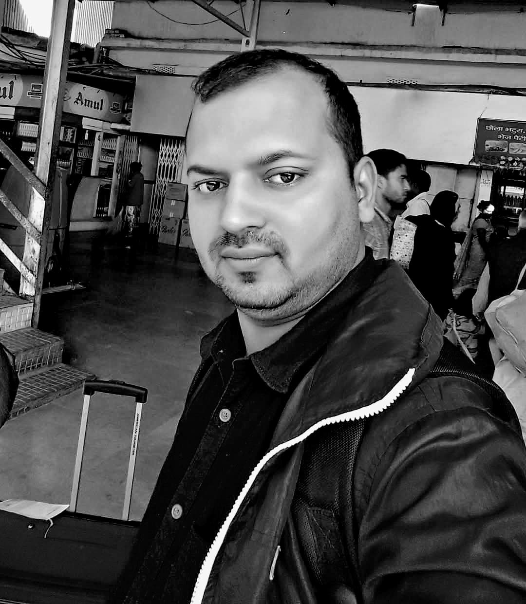 मनीष की मौत की खबर से झालदा में शोक, आज दोपहर आयेगा शव