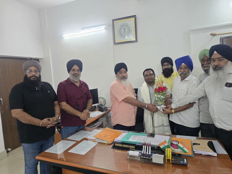 Jamshedpur News : सिख समाज को कल्याण विभाग की योजनाओं का लाभ मिले : सीजीपीसी