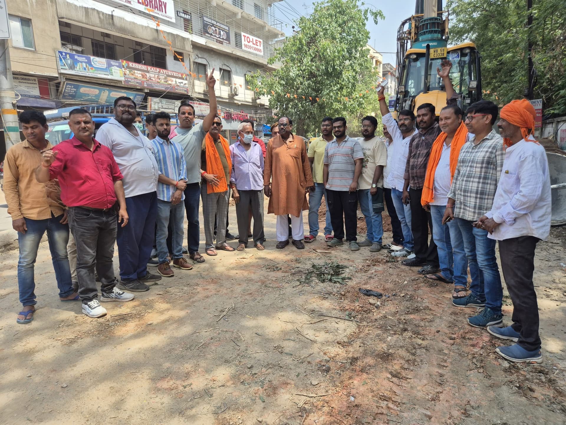 Jamshedpur News : जदयू नेताओं ने मानगो फ्लाइओवर का काम रुकवाया