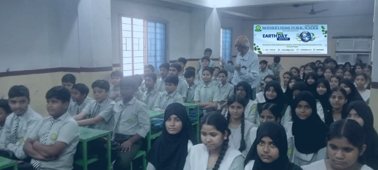 Jamshedpur News : मदर्स होम पब्लिक स्कूल में मनाया गया विश्व पृथ्वी दिवस