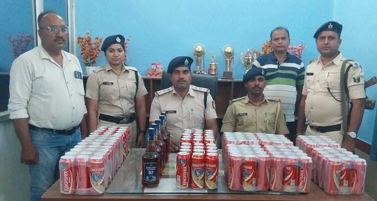 रेलवे स्टेशन यार्ड एरिया से 71 लीटर अंग्रेजी शराब जब्त