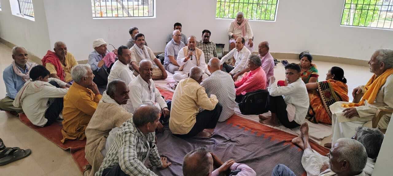 टीएस कॉलेज के कर्मियों ने किया प्रदर्शन