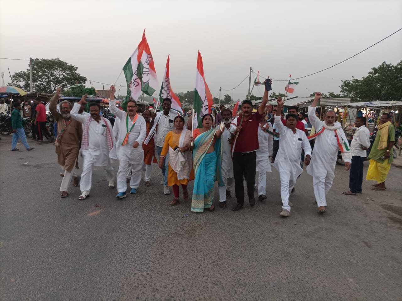 कांग्रेस ने हर घर तिरंगा अभियान चला आमजनों को किया जागरूक