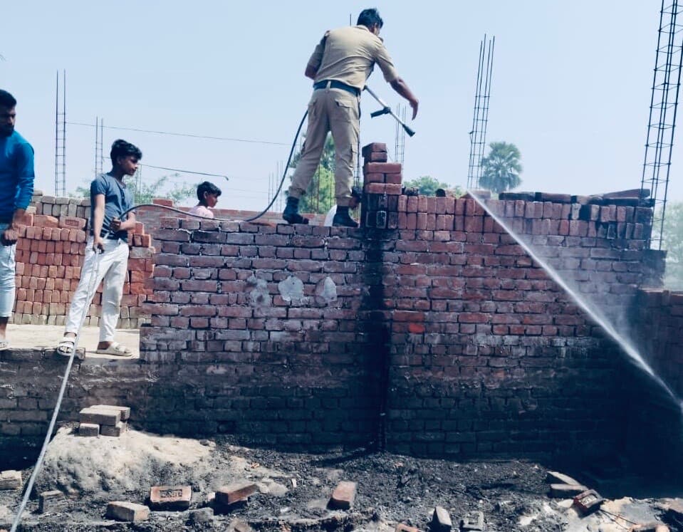 फुलवरिया में झोंपड़ी व खेत में लगी आग से मची अफरा-तफरी, हजारों की संपत्ति खाक, फायर ब्रिगेड कर्मियों ने मशक्कत के बाद पाया आग पर काबू