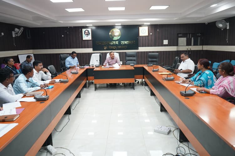 Jamshedpur news. 1.26 लाख को मिला प्री मैट्रिक छात्रवृत्ति का लाभ, डाटा नहीं मिलने के कारण फंसा 21,505 छात्रों का मामला