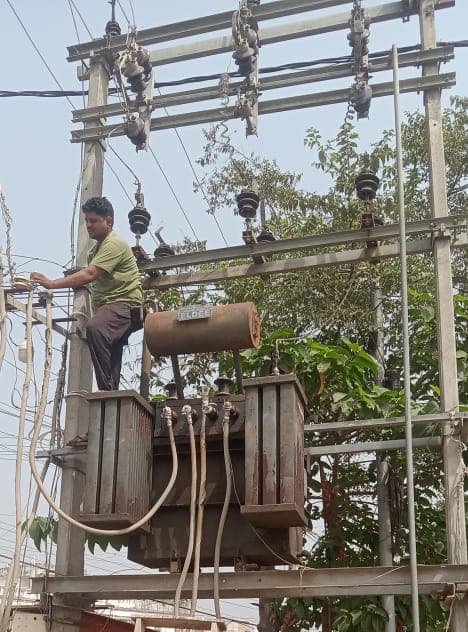 बिजली की आंख मिचौनी से उपभोक्ताओं में रोष