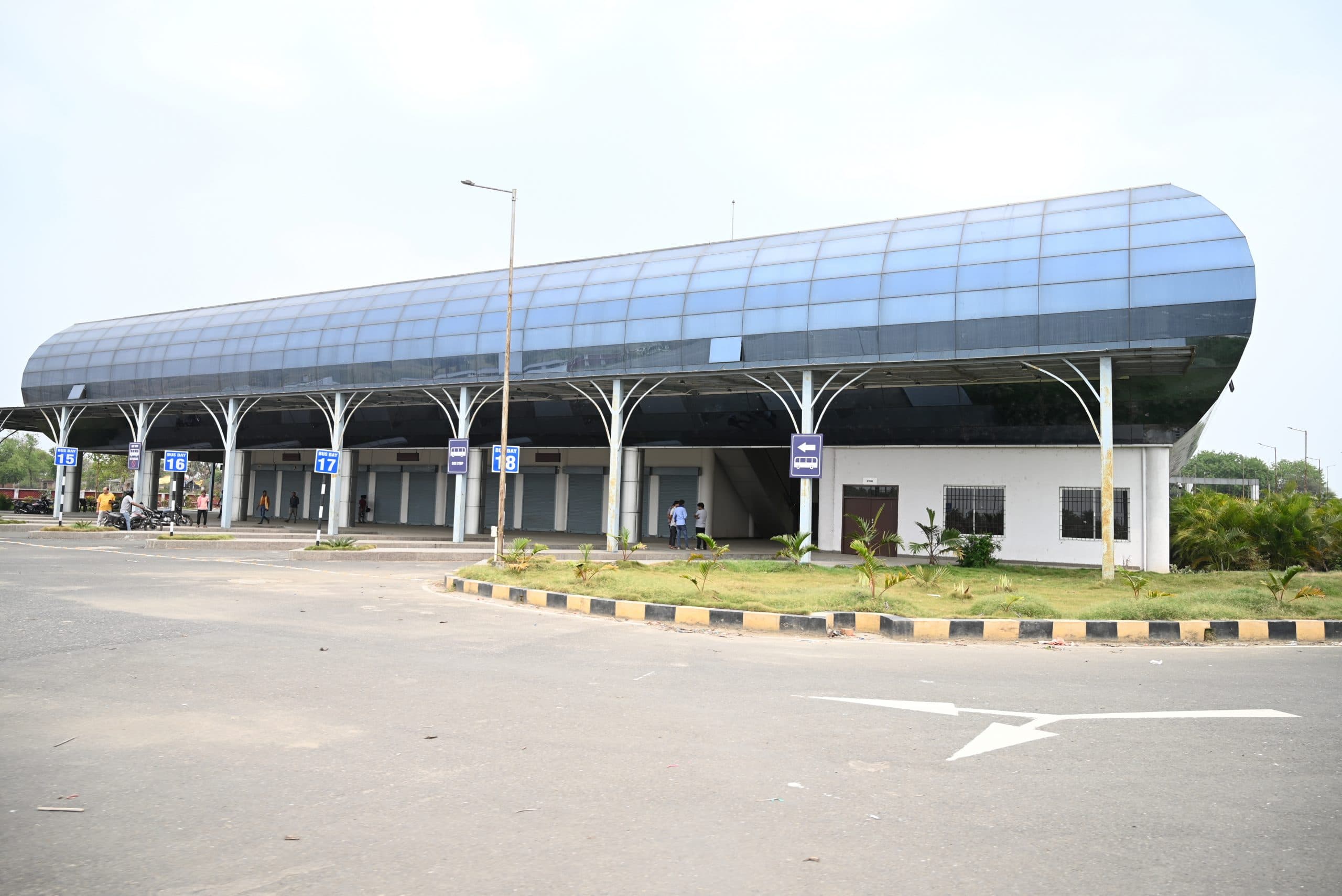 deoghar news : डीसी से मिले बस ओनर्स एसोसिएशन के सदस्य, आज निगम में होगी बैठक