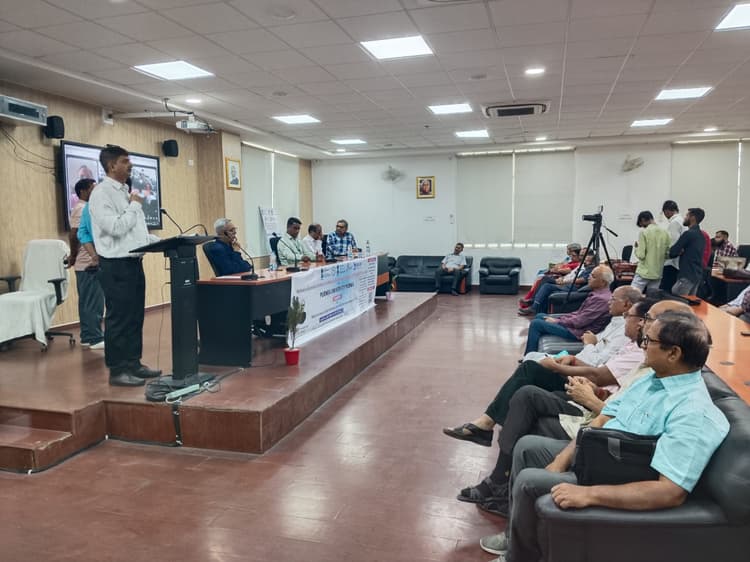 डिजिलॉकर बनाने के लिए छात्रों को जागरूक करें कॉलेज : प्रो विवेकानंद