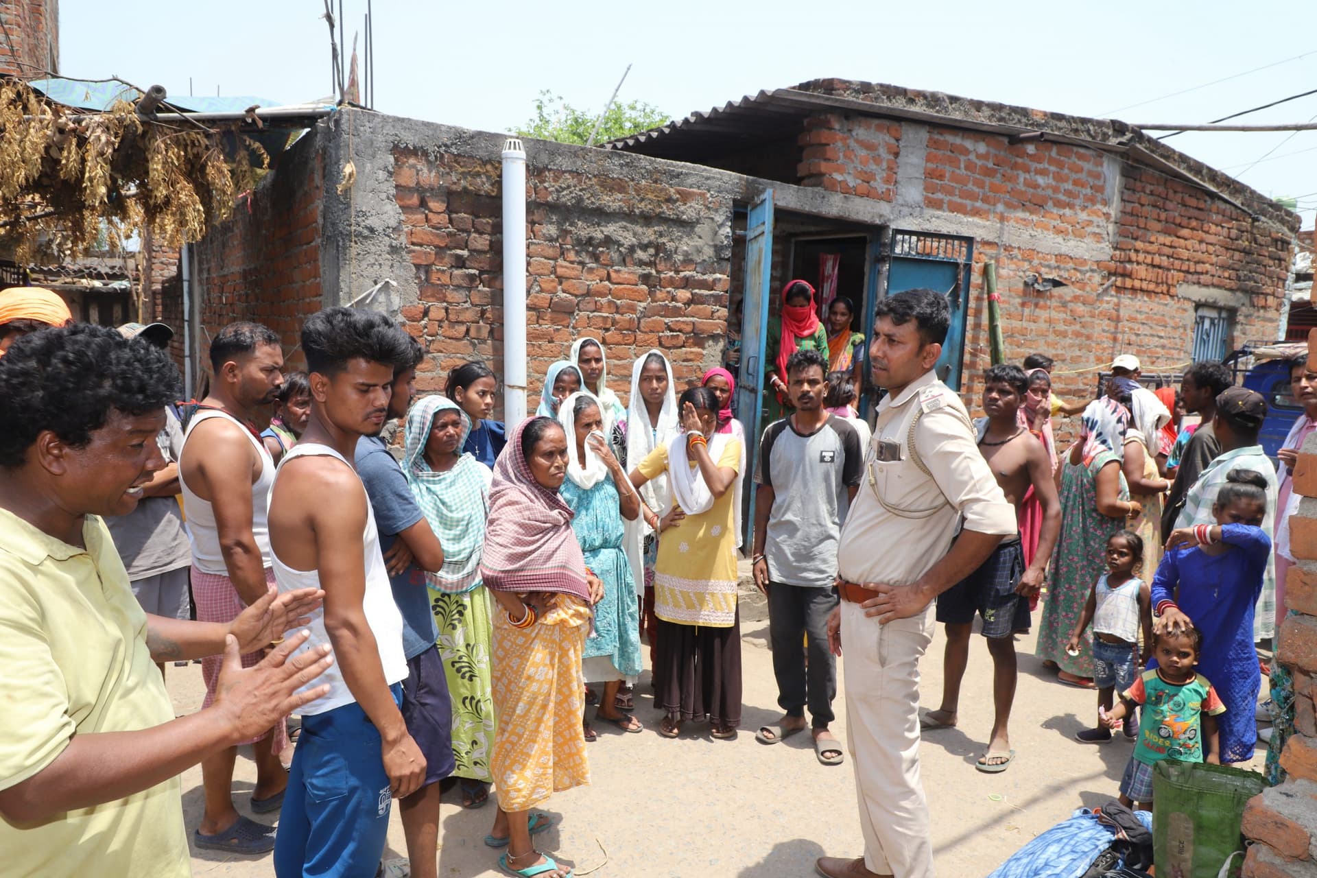 Jamshedpur News : सुवर्णरेखा नदी में डूबे सूरज का शव बरामद, परिजनों ने बिना पोस्टमॉर्टम के किया अंतिम संस्कार