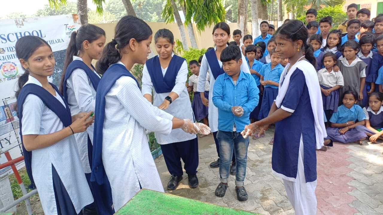 बच्चे ने साफ-सफाई के प्रति किया जागरूक