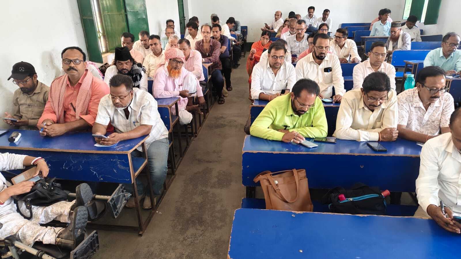 Deoghar news : शिक्षकों के पठन-पाठन का मूल्यांकन करने के लिए टीएनए परीक्षा शुरू