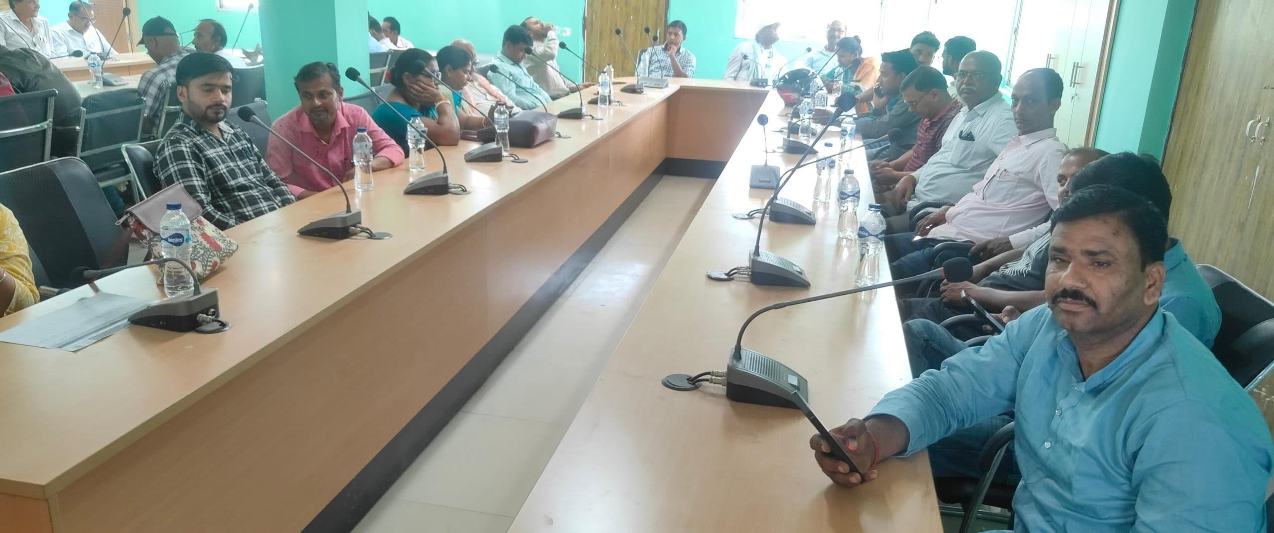 प्रधानमंत्री का लाइव प्रसारण अंचल व प्रखंड के कर्मियों ने सुना