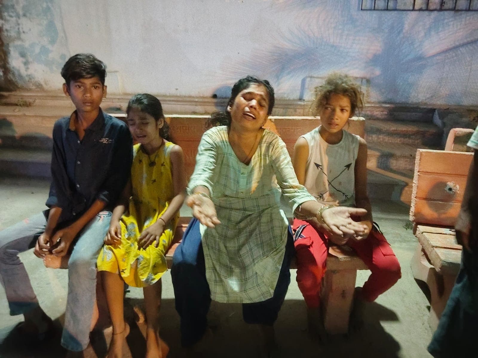 Motihari: बाइक सवार बदमाशों ने किशोर की चाकूमार की हत्या