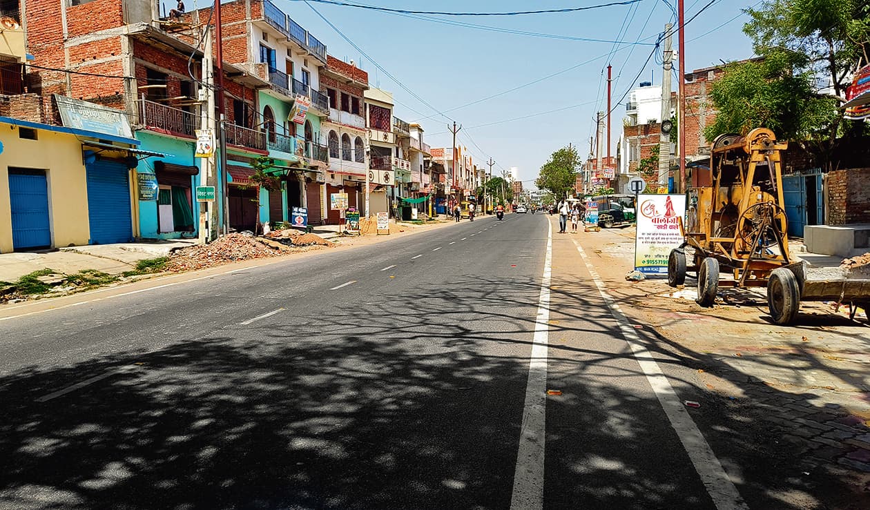 जिले का तापमान पहुंचा 42 डिग्री सेल्सियस, आकाश से बरस रही है आग