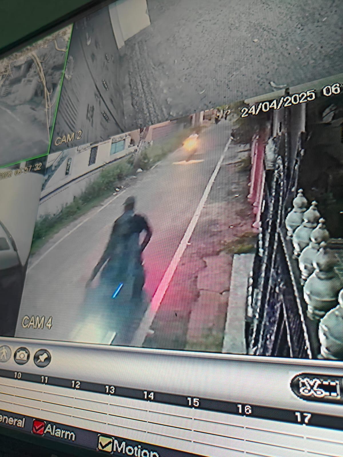 Giridih News: महिला के गले से चेन छीनकर फरार हुए बदमाश