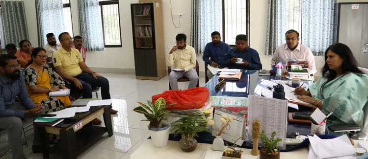 Bokaro News: मनमानी फीस वसूली की शिकायत पर निजी स्कूलों पर होगी कार्रवाई : एसडीओ