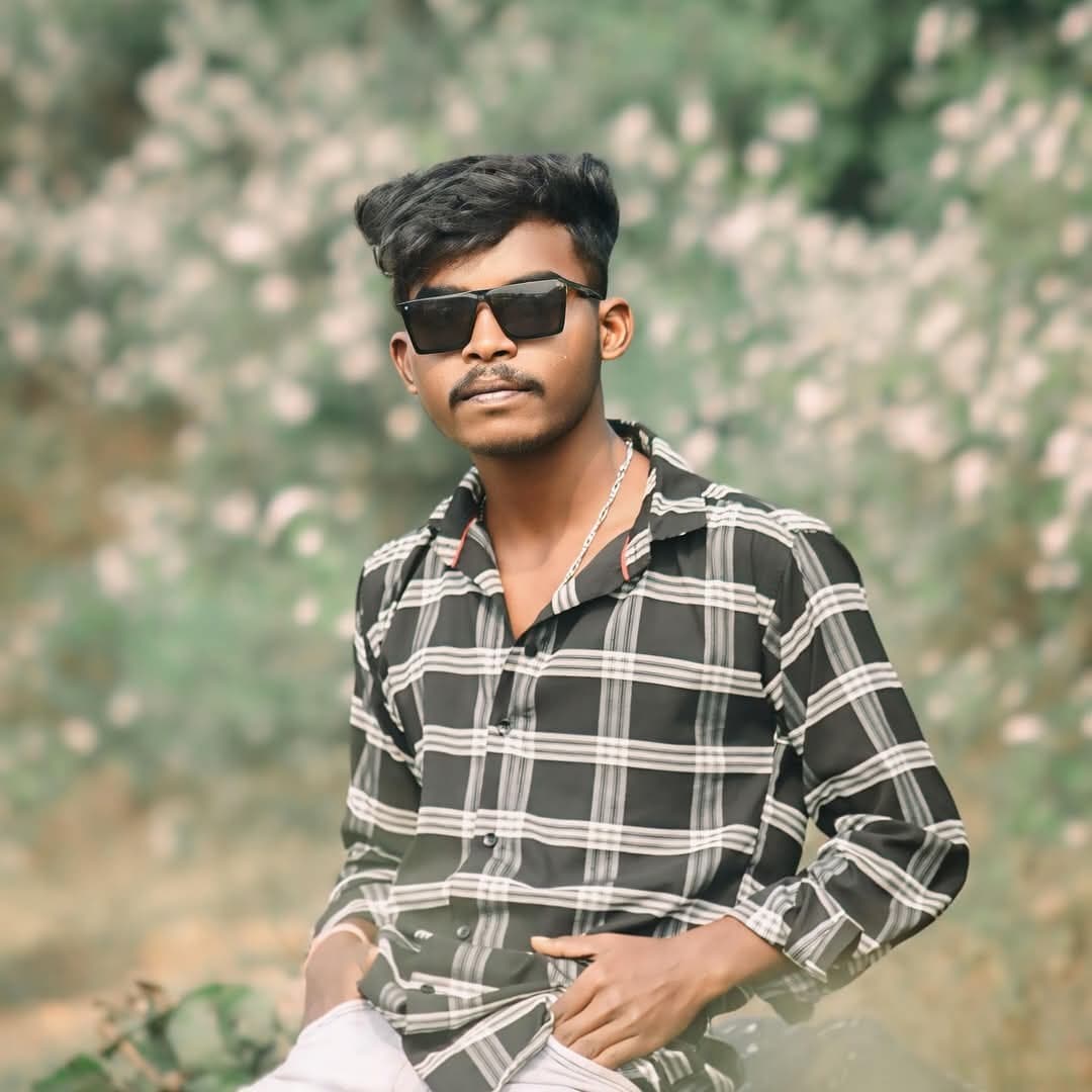 East Singbhum news : टेंपो और बाइक में भिड़ंत, छात्र की मौत, दो साथी घायल