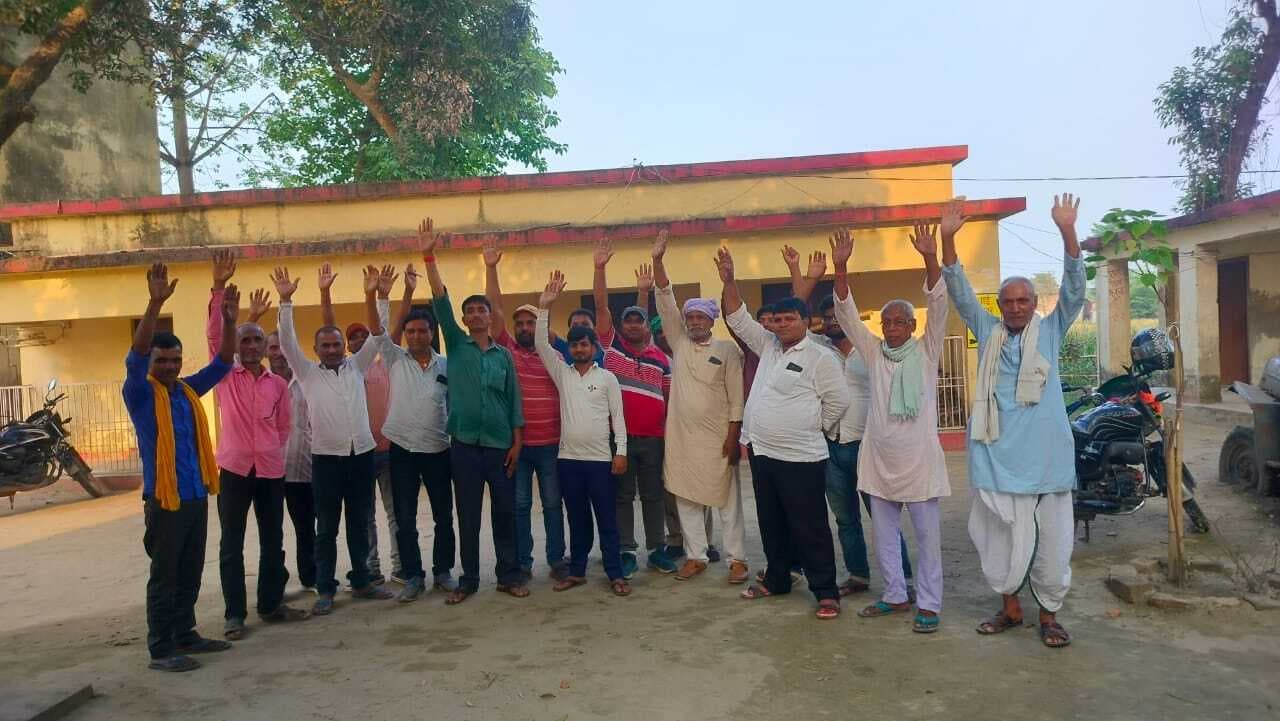 गोदाम मैनेजर और ट्रांसपोर्टर की मनमानी से डीलर परेशान