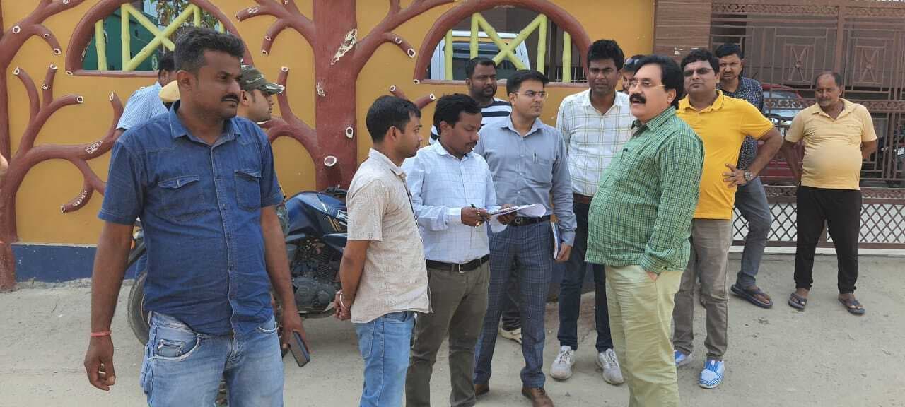 एनजीटी की टीम ने नया बाजार पोखर का किया निरीक्षण