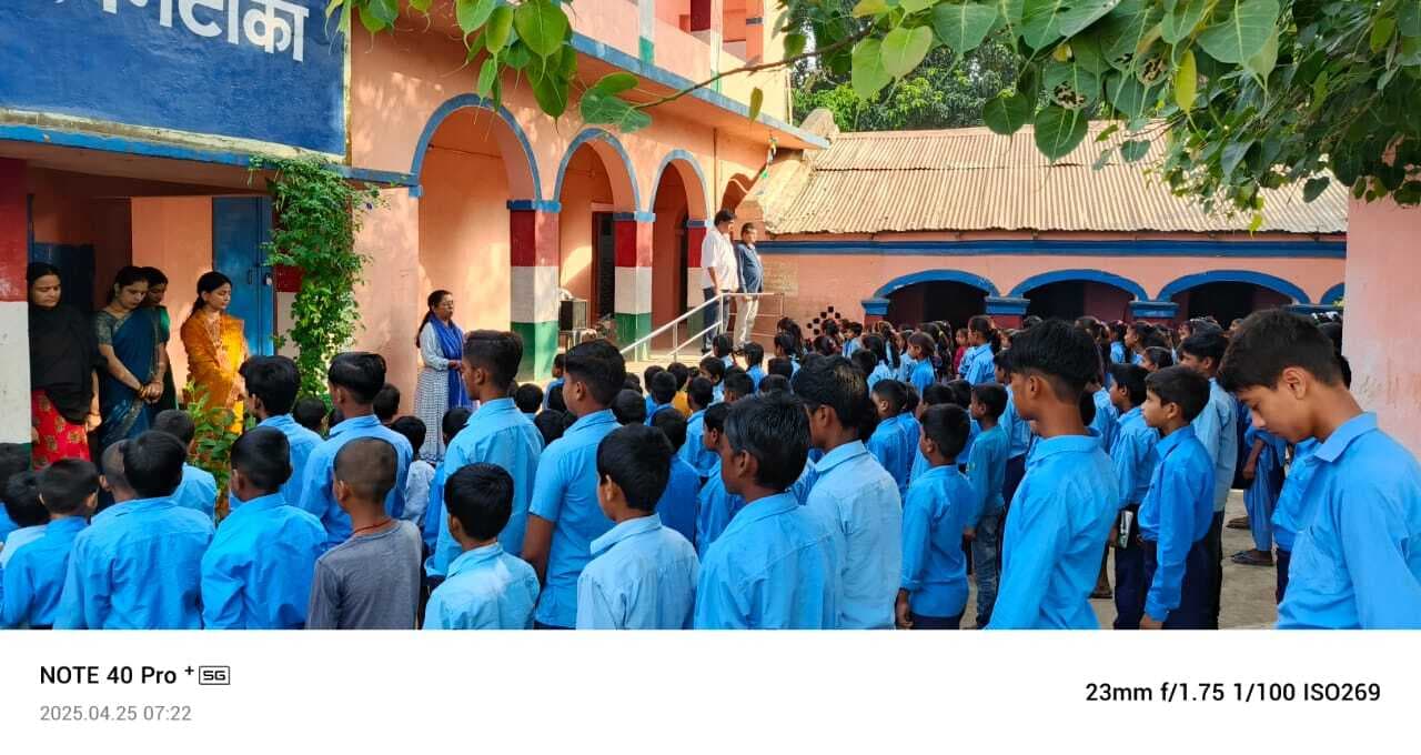 Motihari: पर्यटकों की हत्या को लेकर मौन रख दी गयी श्रद्धांजलि