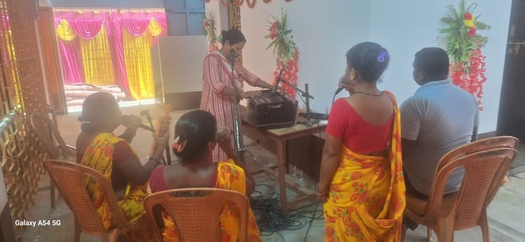 अष्टयाम-संकीर्तन से वातावरण भक्तिमय