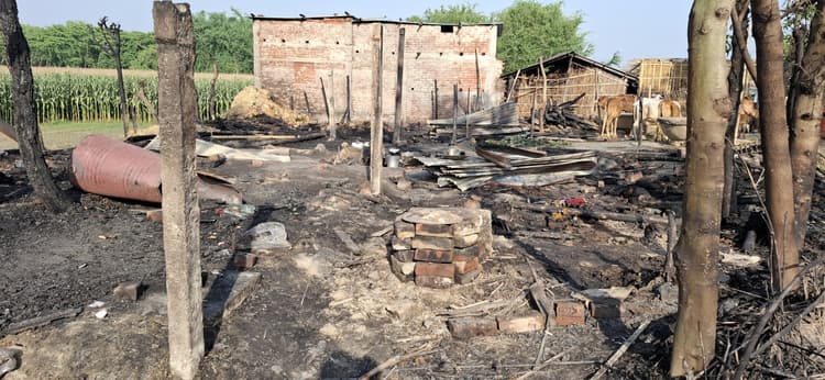 अगलगी में पांच घर जले, लाखों की संपत्ति का नुकसान