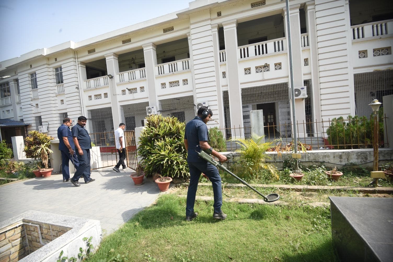 Patna News : जिला जज के चैंबर वाली बिल्डिंग में आरडीएक्स प्लांट होने की धमकी