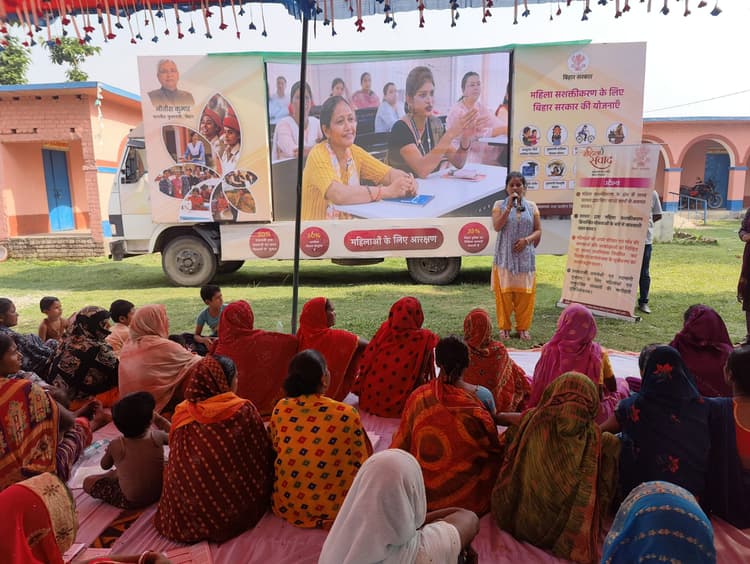 किसानों के लिए क्षेत्र में मक्का आधारित उद्योग की जरूरत