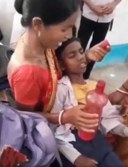 गर्मी की वजह से स्कूल में छात्र हुआ बीमार