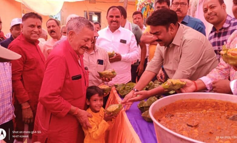 प्राचीन देवी मंडप के वार्षिकोत्सव पर भंडारा