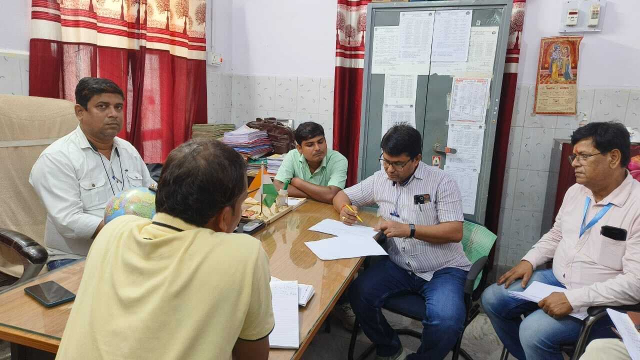 Madhubani News : नियमित टीकाकरण में कम आच्छादन वाले एसएचसी पर होगी कार्रवाई