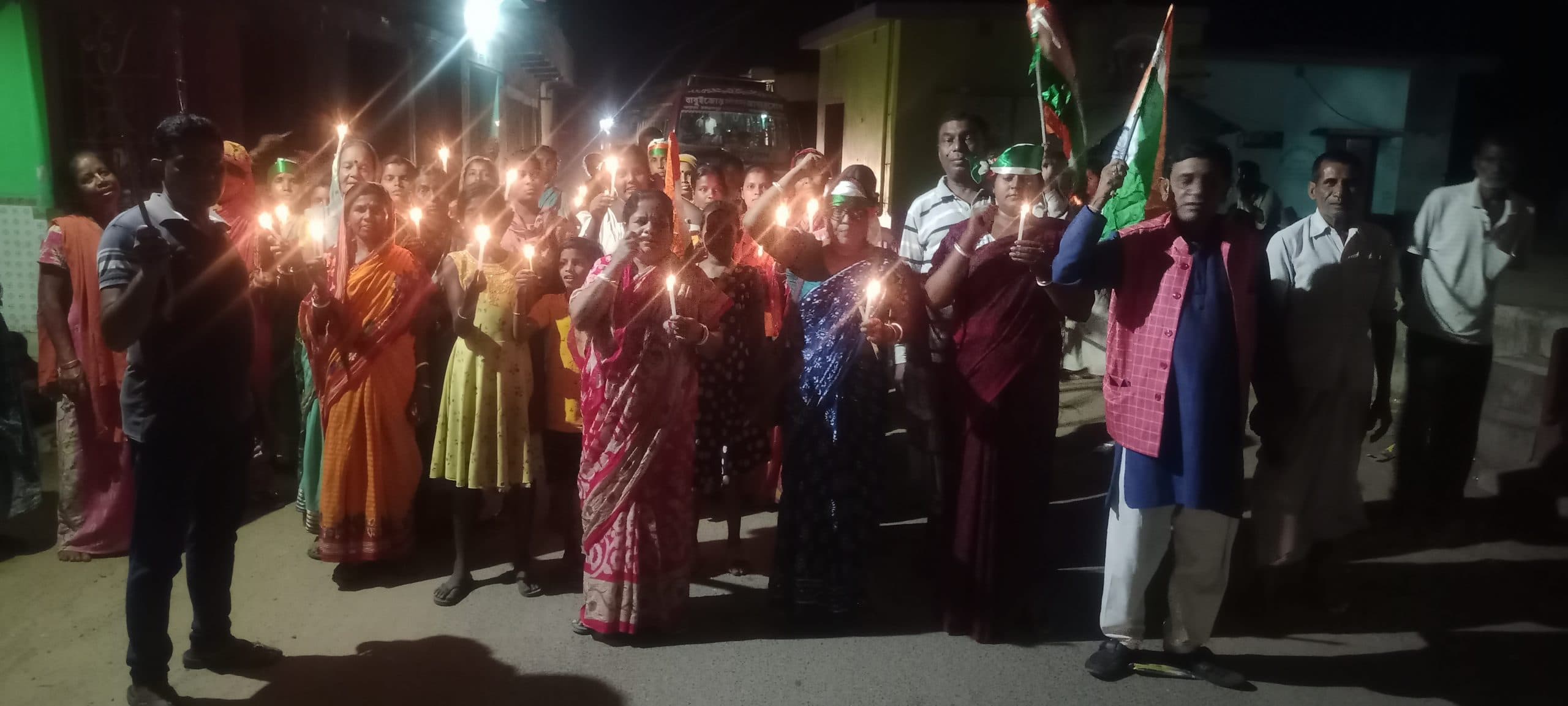 भाजपा महिला मोर्चा ने निकाला कैंडल मार्च