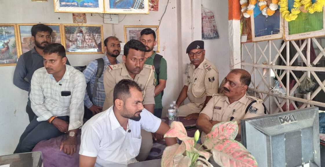 Madhubani News : उड़ेन-सोइली के बीच बदमाशों ने फाइनेंसकर्मी से बाइक छीनी