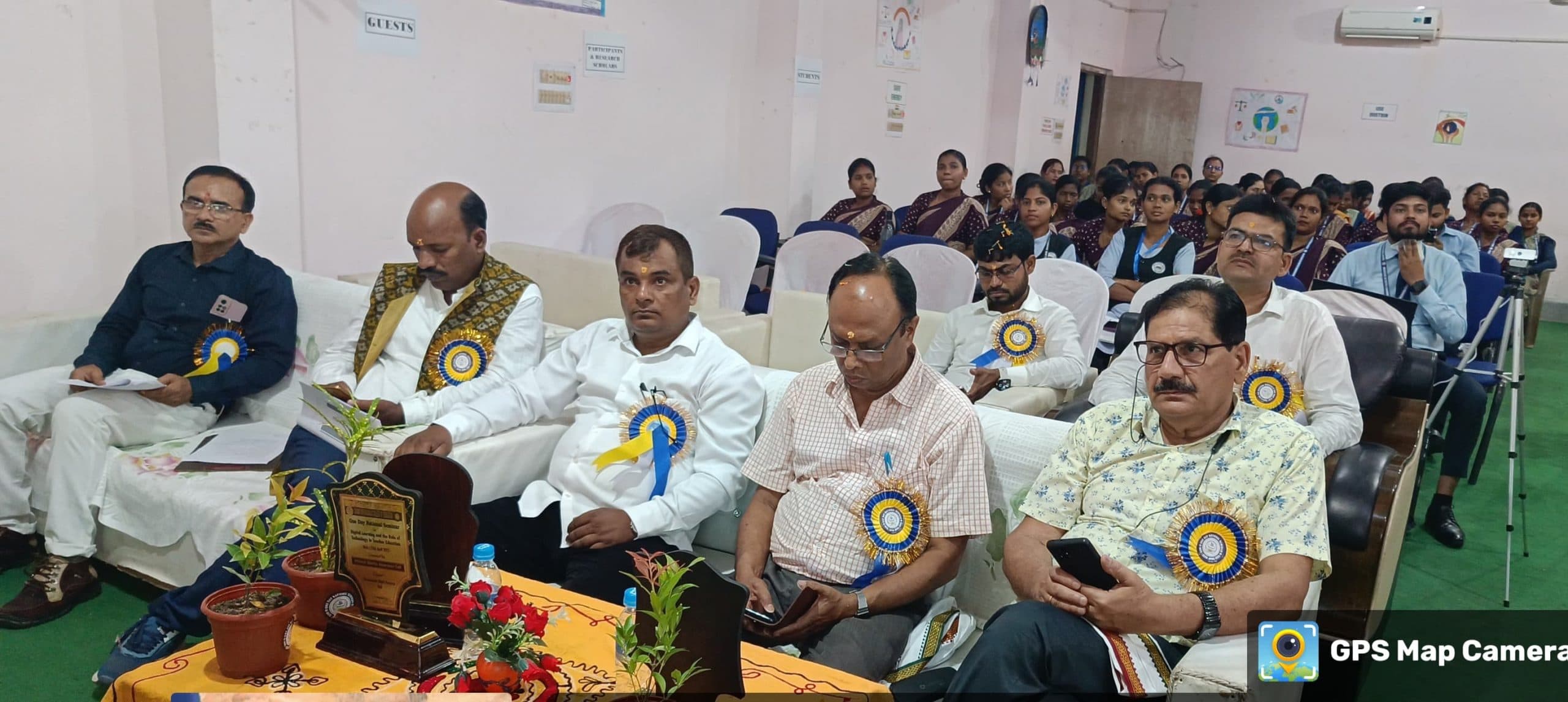 East Singhbhum News : तकनीक व उपकरण ने शिक्षा व्यवस्था को बदला