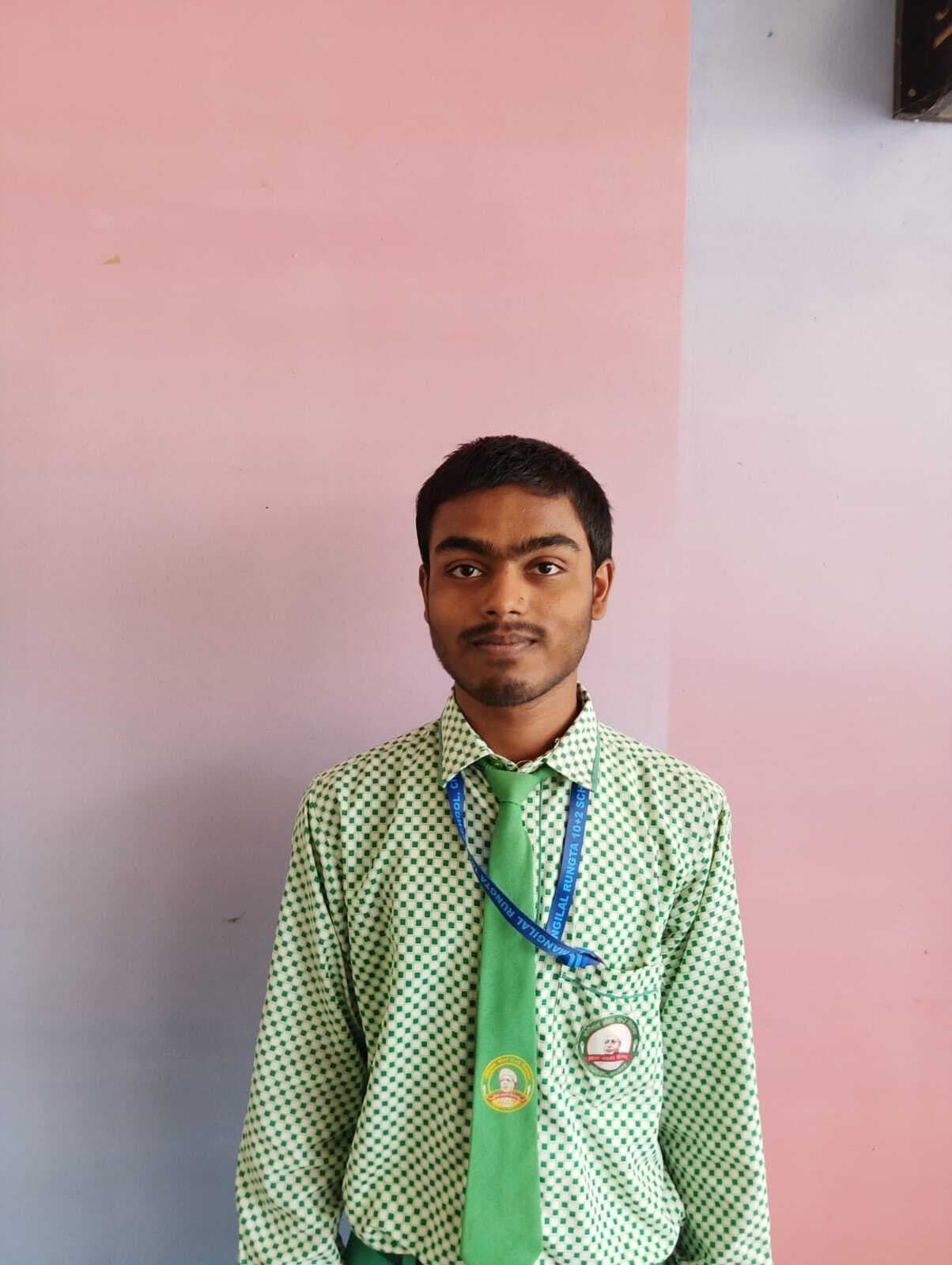 Chaibasa News : लाल चेहरा व पसीने से तरबतर घर पहुंच रहे बच्चे, सुबह 11 बजे तक स्कूल चलाने की मांग