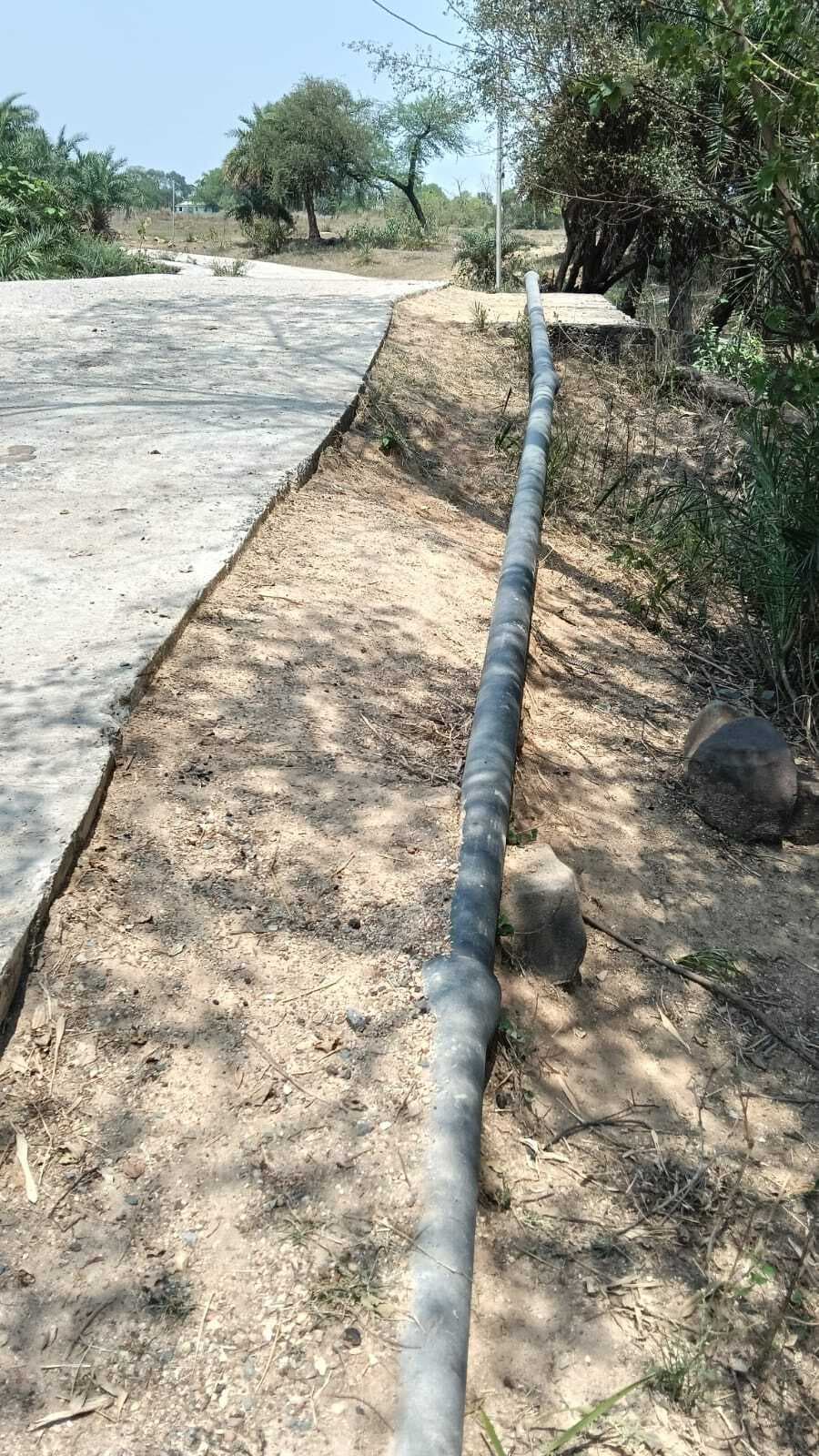 Chaibasa News : जल संकट से सूखे पड़े हैं खेत, सब्जी का उत्पादन प्रभावित