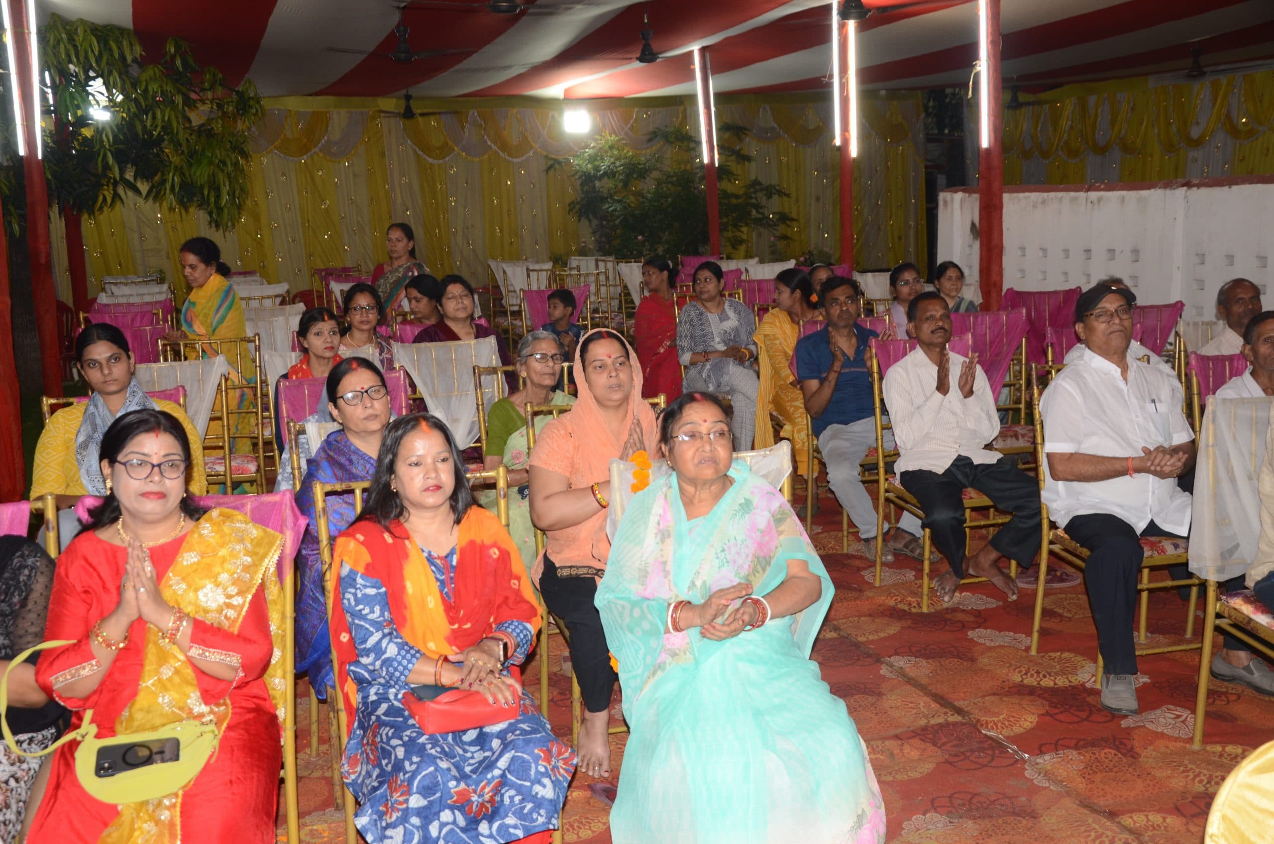 Deoghar news : शिव व पार्वती विवाह प्रसंग से शुरू हुई संगीतमय राम कथा, उमड़े श्रद्धालु