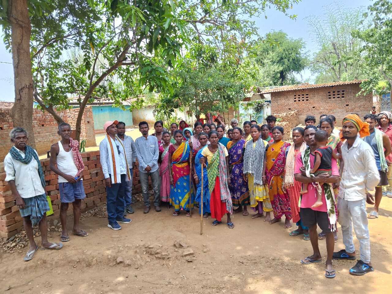 West Singhbhum News : केरा पंचायत में पेयजल व सड़क की हालत नाजुक, ग्रामीणों में आक्रोश