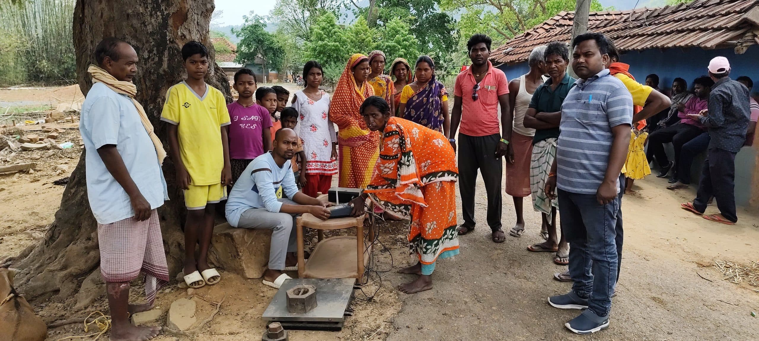 East Singhbhum News : राशन के लिए हर माह जद्दोजहद करते हैं हजारों लाभुक